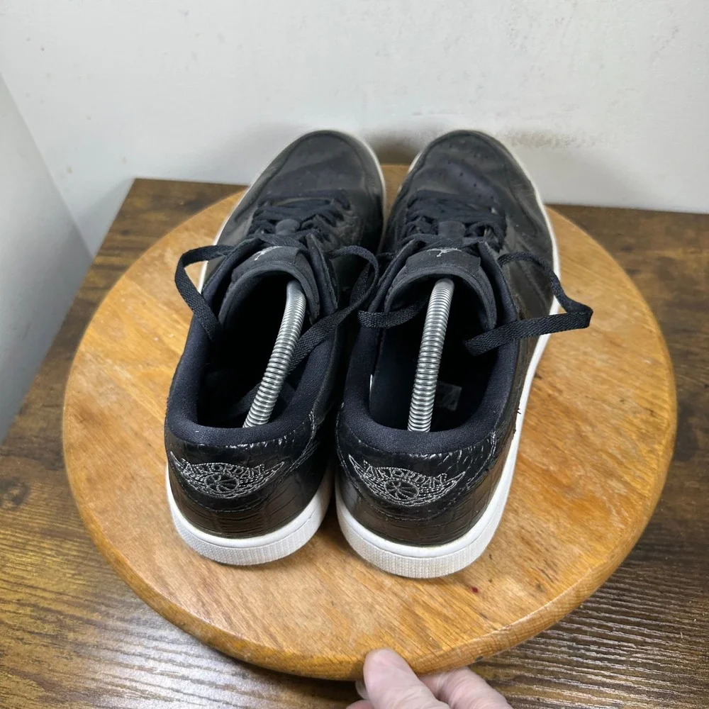 Jordan low golf
